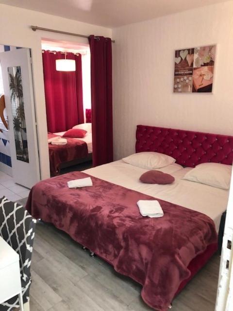 Le Castelet Hotell Saintes-Maries-de-la-Mer Exteriör bild