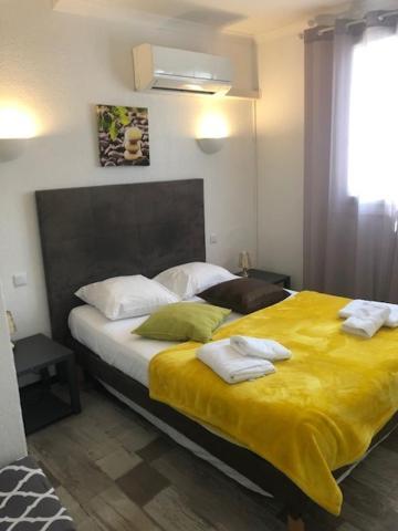 Le Castelet Hotell Saintes-Maries-de-la-Mer Exteriör bild