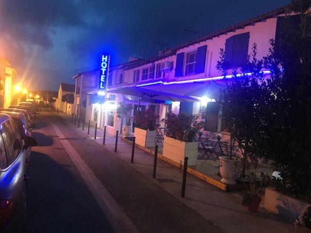 Le Castelet Hotell Saintes-Maries-de-la-Mer Exteriör bild