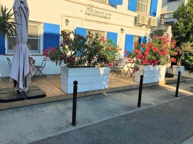Le Castelet Hotell Saintes-Maries-de-la-Mer Exteriör bild